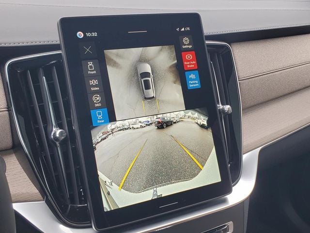2026 Volvo XC90 B5 Plus