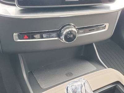 2026 Volvo XC90 B5 Plus