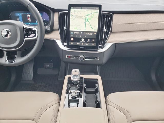 2026 Volvo XC90 B5 Plus