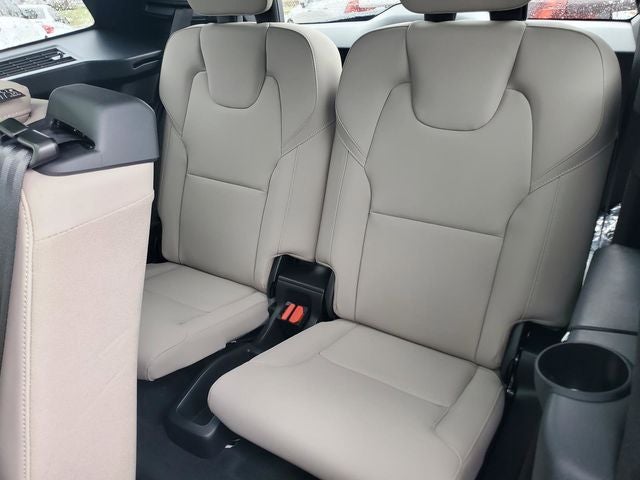 2026 Volvo XC90 B5 Plus