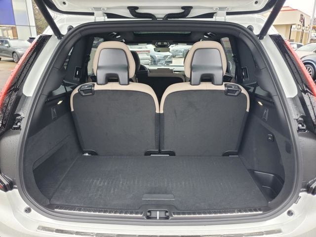 2026 Volvo XC90 B5 Plus