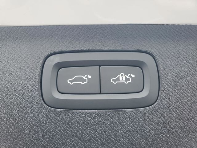 2026 Volvo XC90 B5 Plus