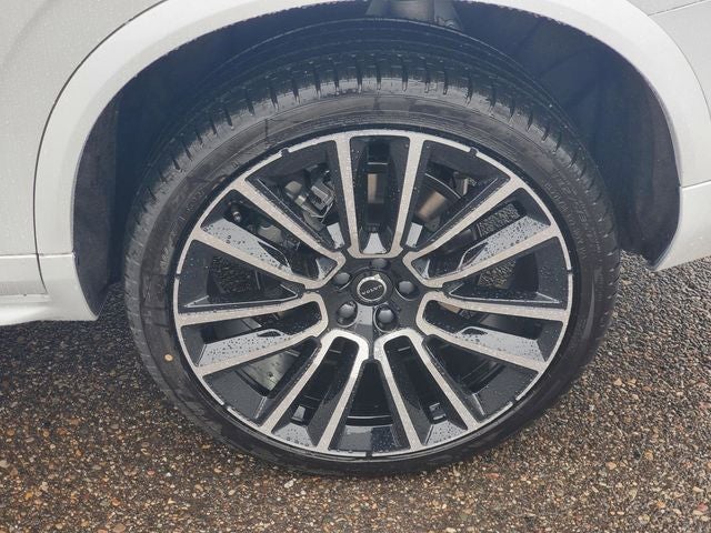 2026 Volvo XC90 B5 Plus