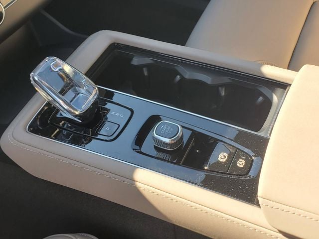 2026 Volvo XC90 B5 Core