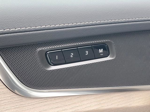 2026 Volvo XC90 B5 Core