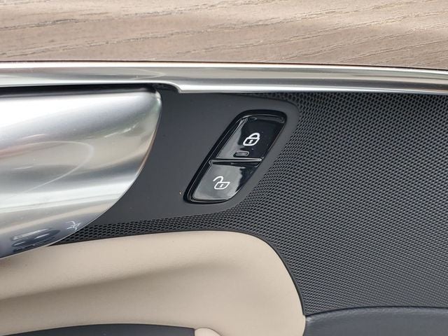 2026 Volvo XC90 B5 Core
