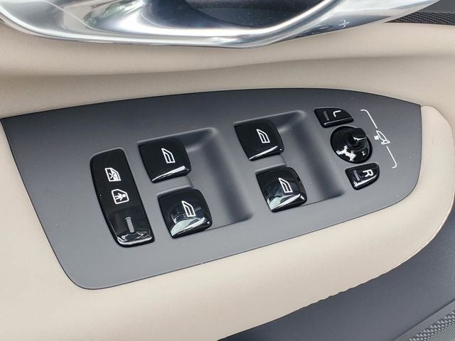 2026 Volvo XC90 B5 Core