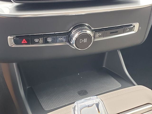 2026 Volvo XC90 B5 Core