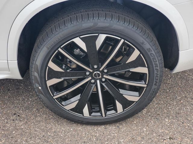 2026 Volvo XC90 B5 Core