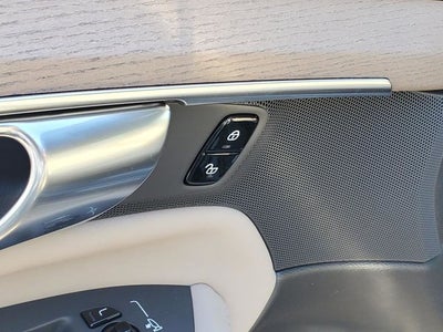 2026 Volvo XC90 B5 Core