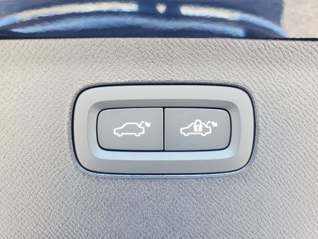2026 Volvo XC90 B5 Core