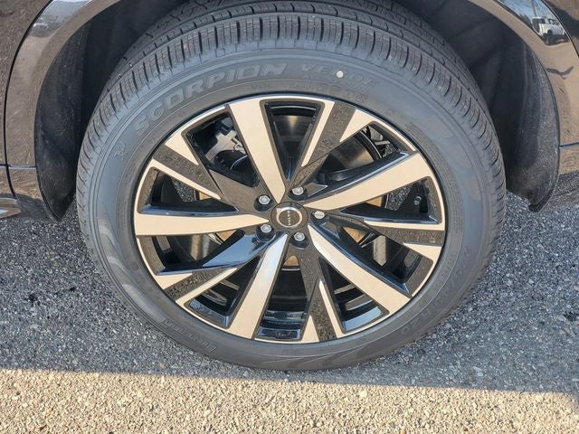 2026 Volvo XC90 B5 Core