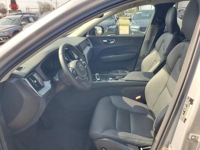 2025 Volvo XC60 B5 Plus