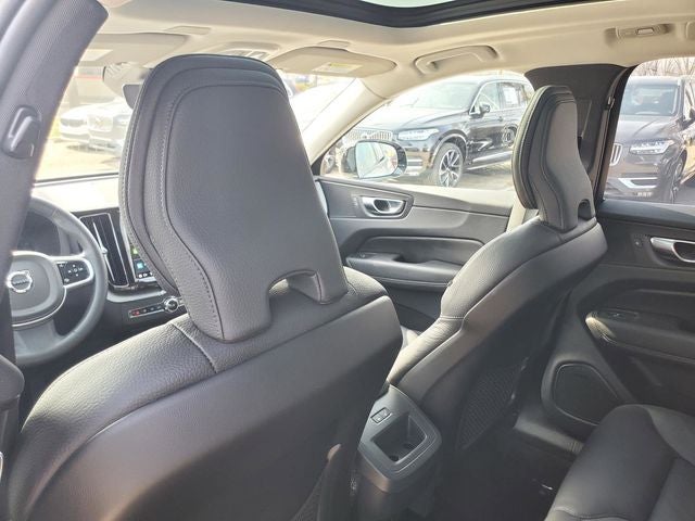 2025 Volvo XC60 B5 Plus