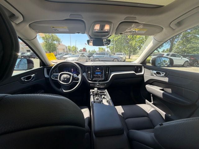 2025 Volvo XC60 B5 Plus