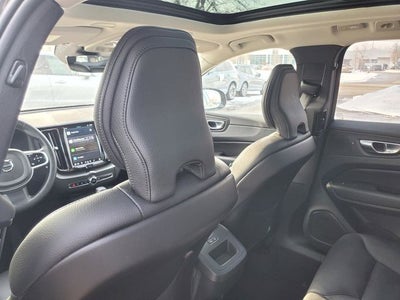2025 Volvo XC60 B5 Plus