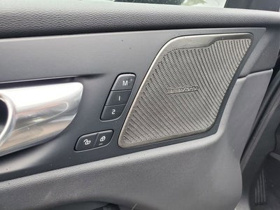 2026 Volvo XC60 B5 Ultra Black Edition