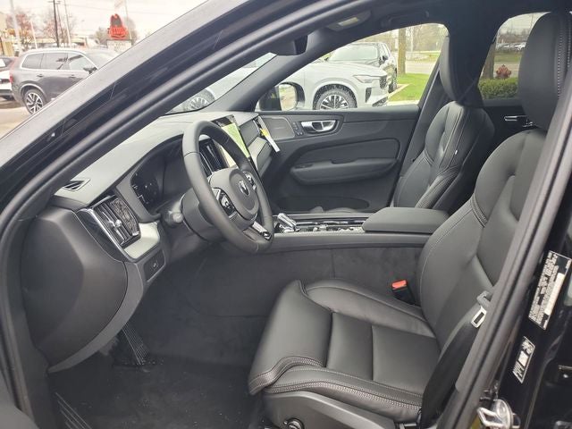 2026 Volvo XC60 B5 Ultra Black Edition