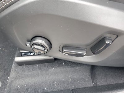 2026 Volvo XC60 B5 Ultra Black Edition