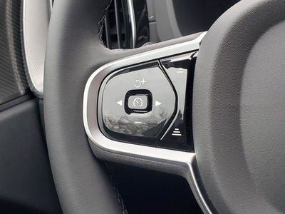 2026 Volvo XC60 B5 Ultra Black Edition