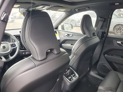 2026 Volvo XC60 B5 Ultra Black Edition