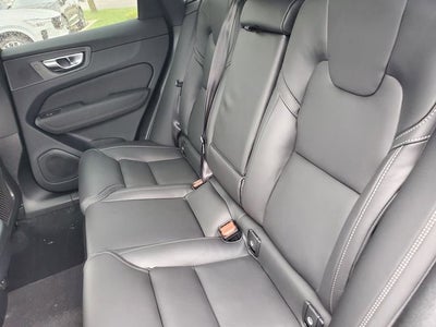2026 Volvo XC60 B5 Ultra Black Edition