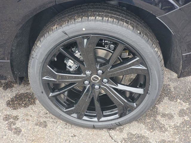 2026 Volvo XC60 B5 Ultra Black Edition