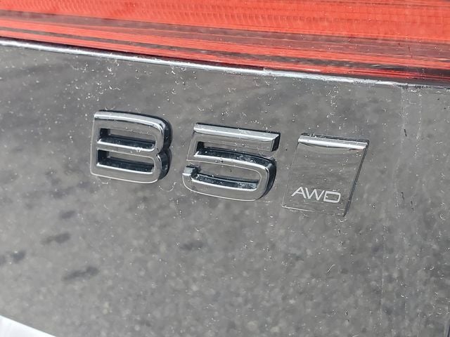 2026 Volvo XC60 B5 Ultra Black Edition
