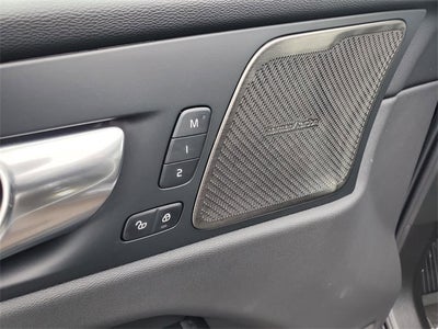 2026 Volvo XC60 B5 Ultra Black Edition