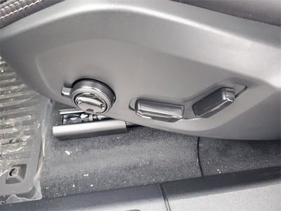 2026 Volvo XC60 B5 Ultra Black Edition