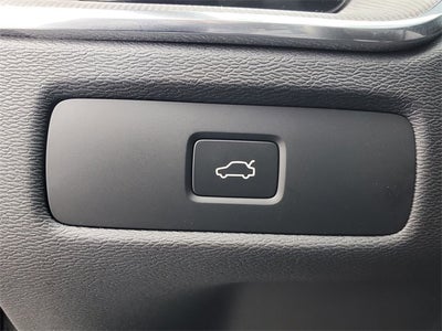 2026 Volvo XC60 B5 Ultra Black Edition