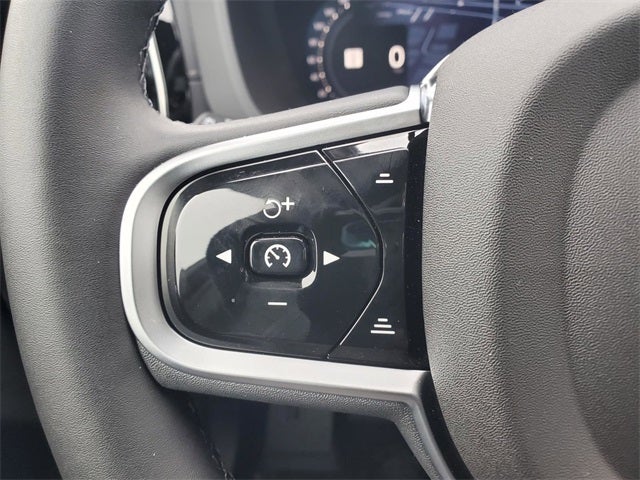 2026 Volvo XC60 B5 Ultra Black Edition