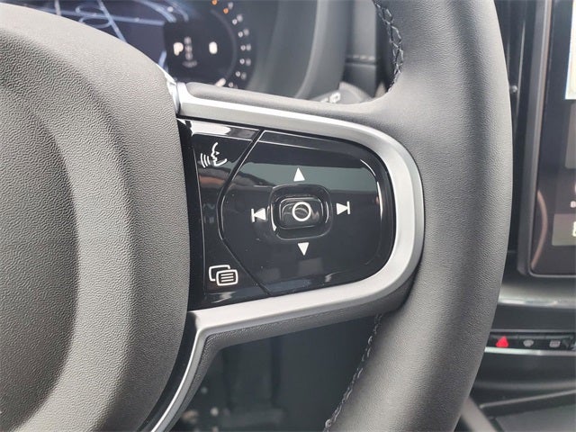 2026 Volvo XC60 B5 Ultra Black Edition