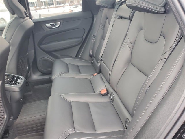 2026 Volvo XC60 B5 Ultra Black Edition