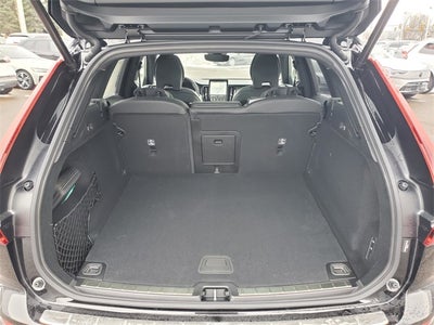 2026 Volvo XC60 B5 Ultra Black Edition