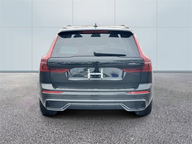 2026 Volvo XC60 B5 Ultra Black Edition