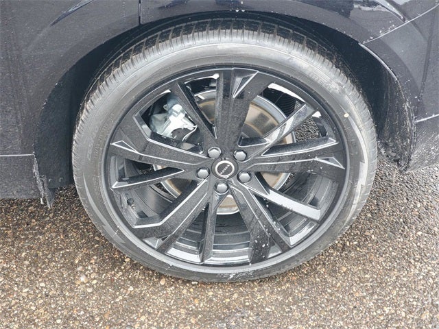 2026 Volvo XC60 B5 Ultra Black Edition