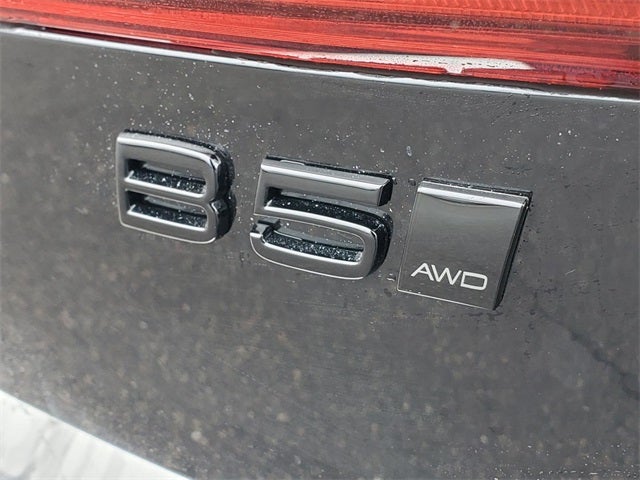 2026 Volvo XC60 B5 Ultra Black Edition