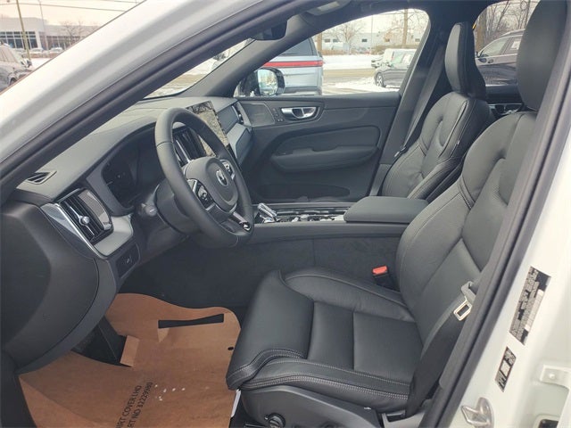 2026 Volvo XC60 B5 Ultra Black Edition