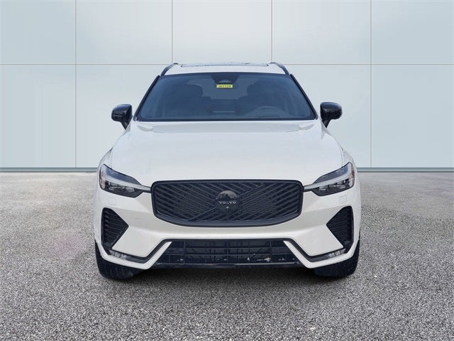 2026 Volvo XC60 B5 Ultra Black Edition