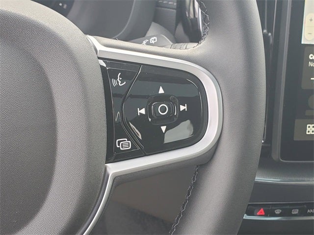 2026 Volvo XC60 B5 Ultra Black Edition