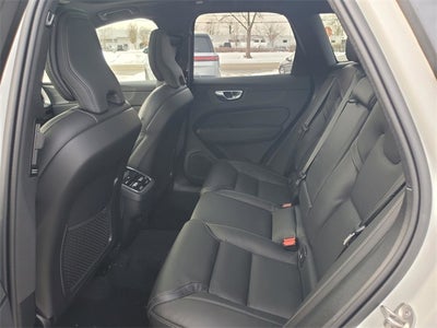 2026 Volvo XC60 B5 Ultra Black Edition