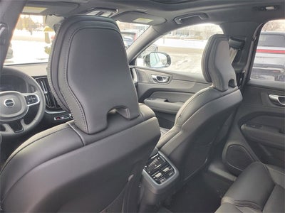 2026 Volvo XC60 B5 Ultra Black Edition