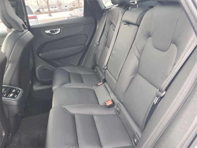 2026 Volvo XC60 B5 Ultra Black Edition