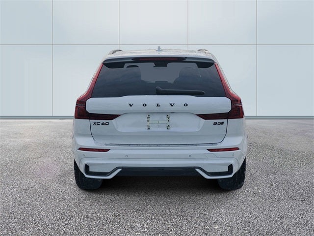 2026 Volvo XC60 B5 Ultra Black Edition