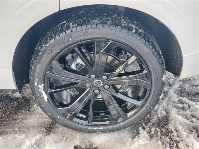 2026 Volvo XC60 B5 Ultra Black Edition