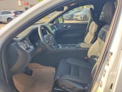 2026 Volvo XC60 B5 Ultra Black Edition