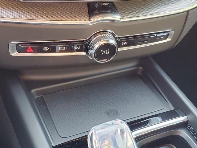 2026 Volvo XC60 B5 Ultra Black Edition
