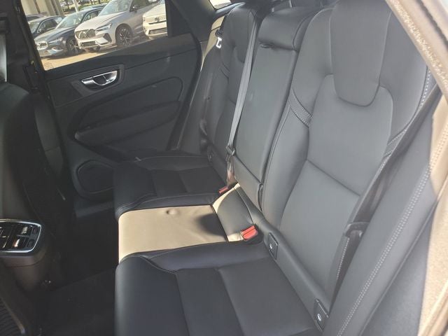 2026 Volvo XC60 B5 Ultra Black Edition