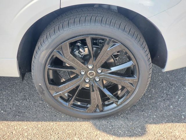 2026 Volvo XC60 B5 Ultra Black Edition
